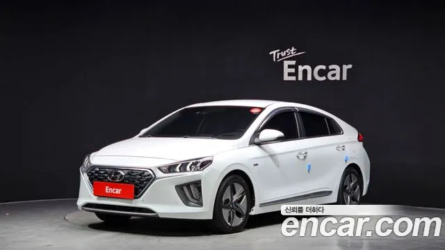 Hyundai Ioniq 2020 — photo 1