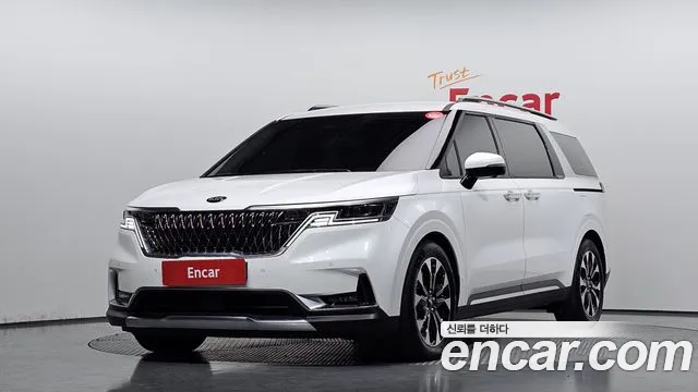 Kia Canival 2021 — photo 1