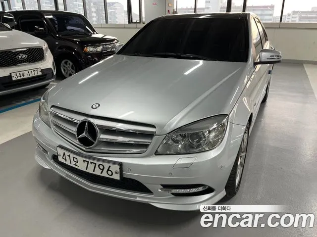 Mercedes-Benz C-Class 2011 — photo 1