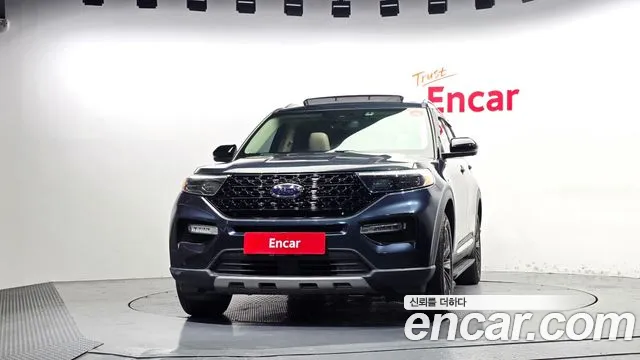 Ford Explorer 2022 — photo 1