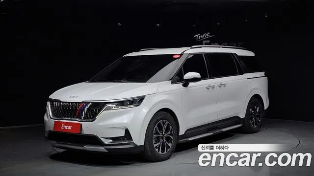 Kia Canival 2021 — photo 1
