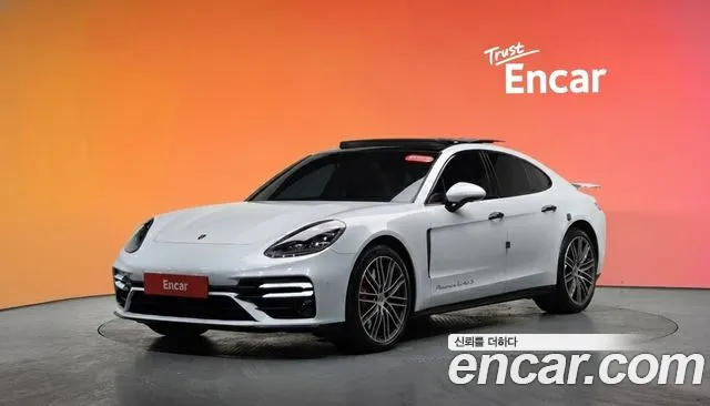 Porsche Panamera 2018 — photo 1