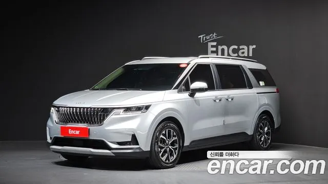 Kia Canival 2023 — photo 1