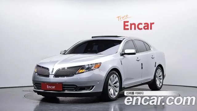 Lincoln MKS 2013 — photo 1