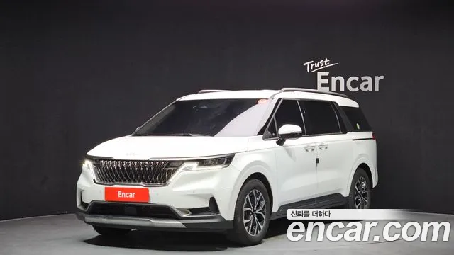 Kia Canival 2023 — photo 1