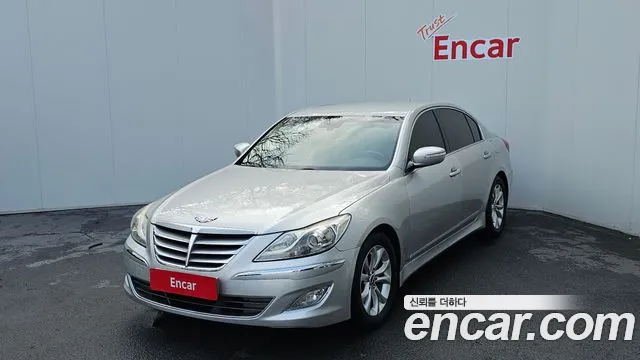 Hyundai Genesis 2012 — photo 1