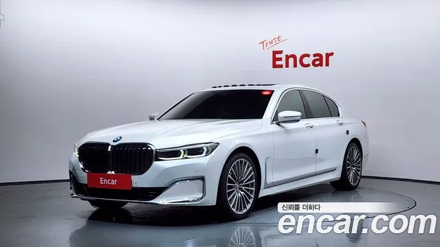 BMW 7-Series 2022 — photo 1
