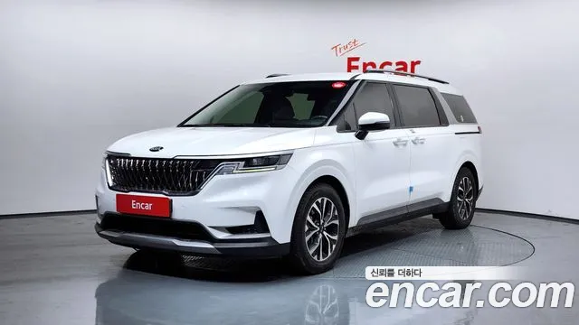 Kia Canival 2021 — photo 1