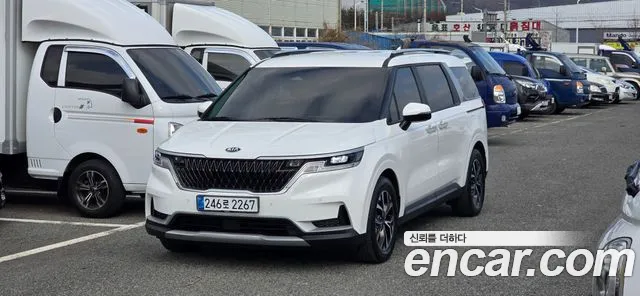 Kia Canival 2021 — photo 1