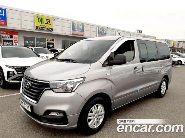 Hyundai Starex 2019 — photo 1