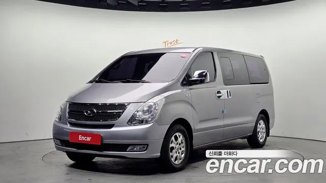 Hyundai Starex 2013 — photo 1