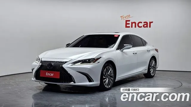 Lexus ES 2020 — photo 1
