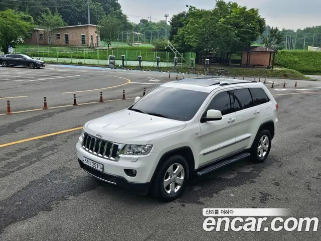 Jeep Cherokee 2012 — photo 1