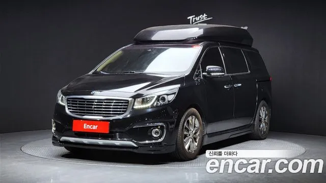 Kia Canival 2017 — photo 1