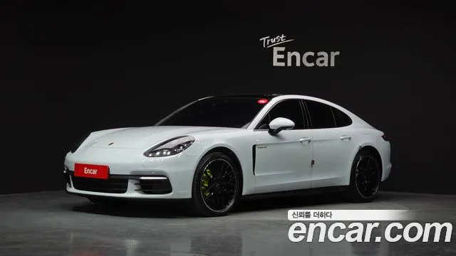 Porsche Panamera 2020 — photo 1