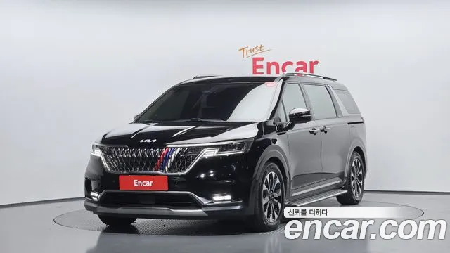Kia Canival 2023 — photo 1