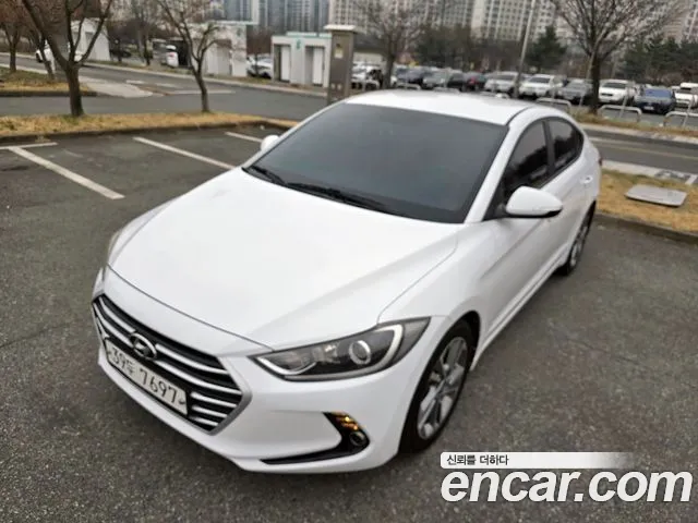 Hyundai AVANTE 2018 — photo 1