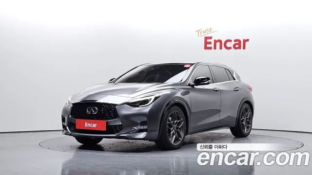Infiniti Q30 2017 — photo 1