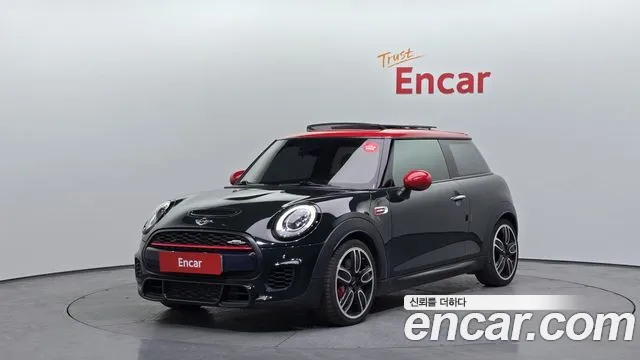 Mini Cooper 2015 — photo 1
