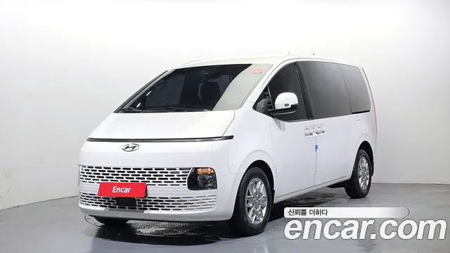 Hyundai Staria 2022 — photo 1
