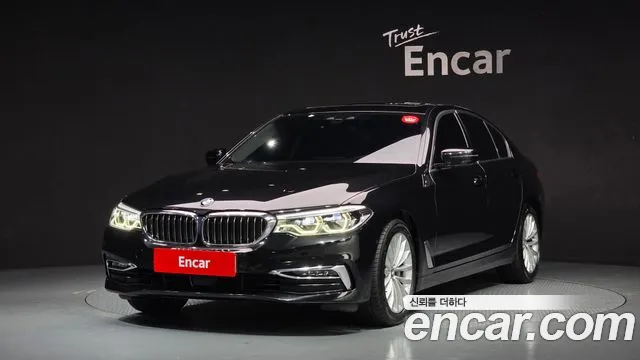BMW 5-Series 2019 — photo 1