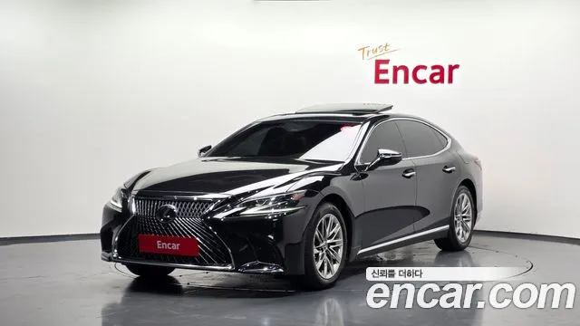 Lexus LS 2018 — photo 1