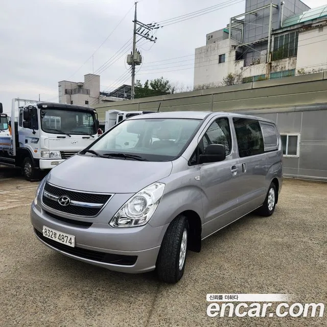 Hyundai Starex 2013 — photo 1