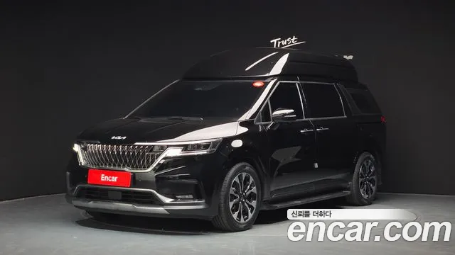 Kia Canival 2023 — photo 1