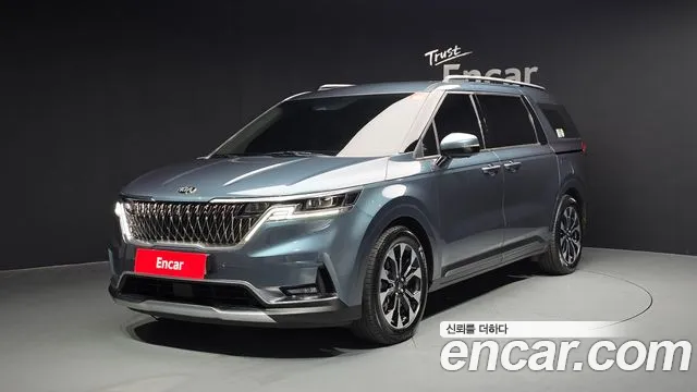 Kia Canival 2021 — photo 1