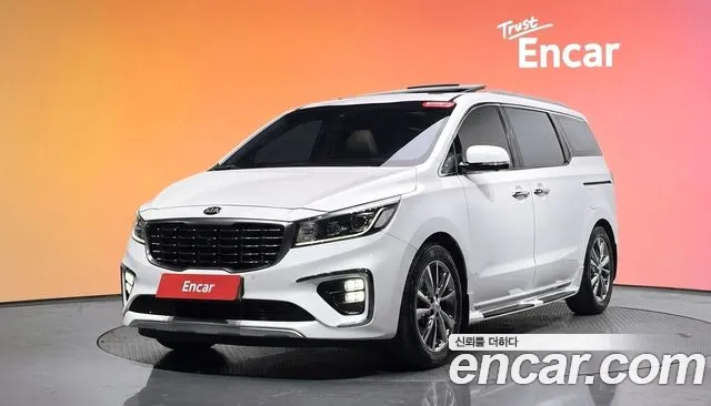 Kia Canival 2019 — photo 1