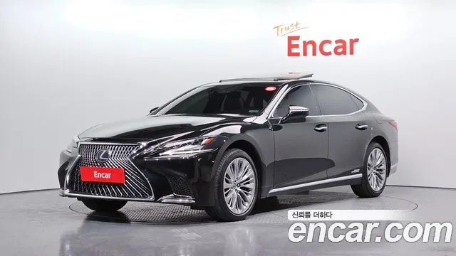 Lexus LS 2019 — photo 1