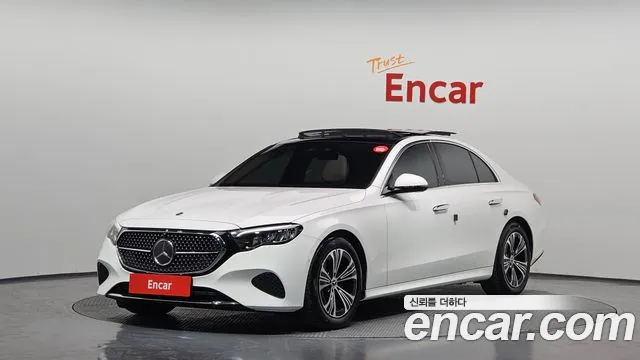 Mercedes-Benz E-Class 2025 — photo 1