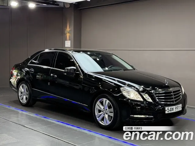 Mercedes-Benz E-Class 2011 — photo 1