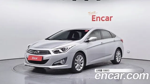 Hyundai i40 2012 — photo 1