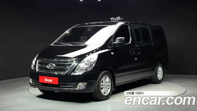 Hyundai Starex 2017 — photo 1