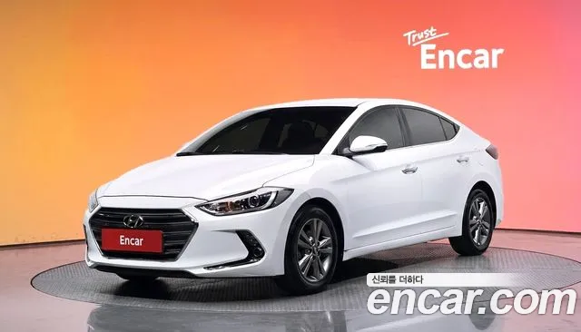 Hyundai AVANTE 2017 — photo 1