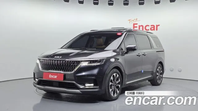 Kia Canival 2023 — photo 1