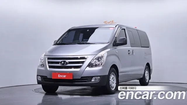 Hyundai Starex 2017 — photo 1