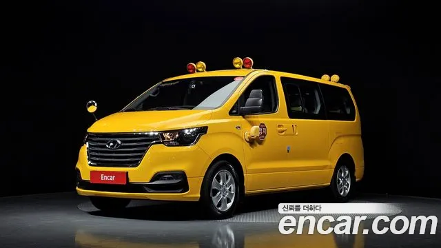 Hyundai Starex 2019 — photo 1