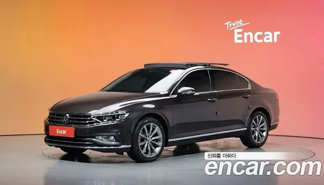 Volkswagen Passat 2022 — photo 1