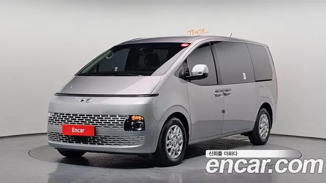 Hyundai Staria 2024 — photo 1