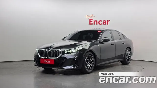 BMW 5-Series 2025 — photo 1