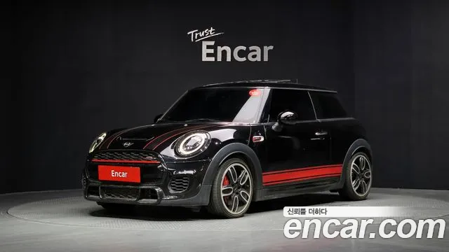 Mini Cooper 2019 — photo 1