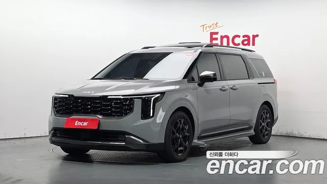 Kia Canival 2025 — photo 1