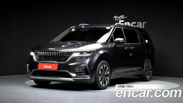 Kia Canival 2023 — photo 1