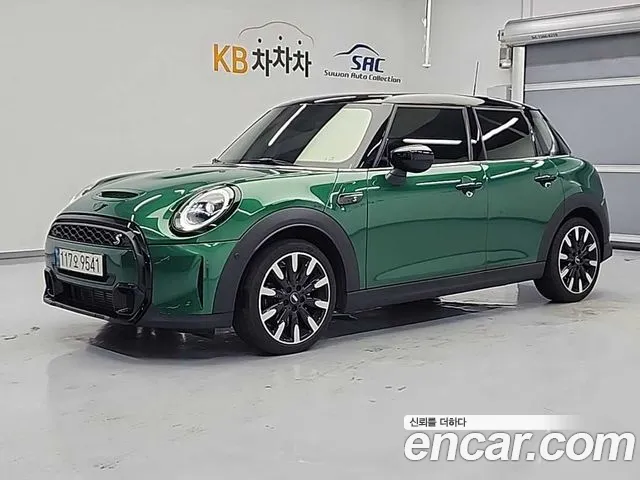 Mini Cooper 2022 — photo 1