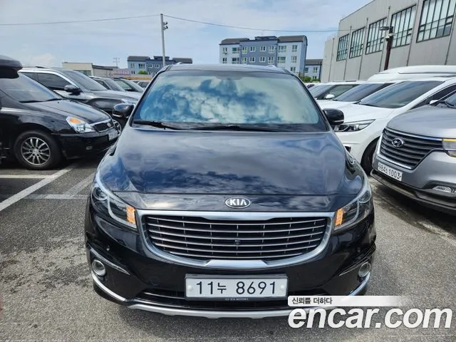Kia Canival 2016 — photo 1