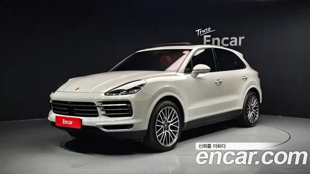 Porsche Cayenne 2023 — photo 1