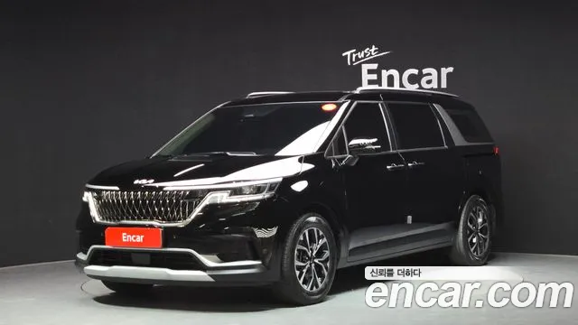 Kia Canival 2023 — photo 1