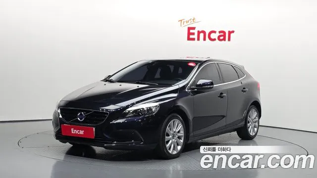 Volvo V40 2016 — photo 1